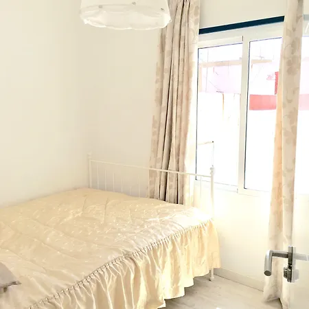 Oyo Duc De Gaeta בית הארחה 3*